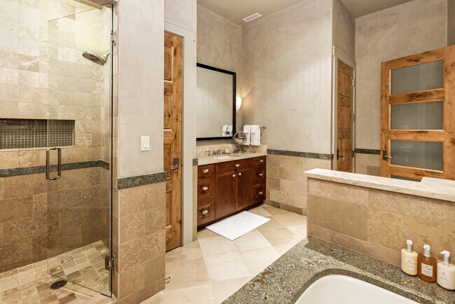 Building Photo - 501 Rio Grande Pl