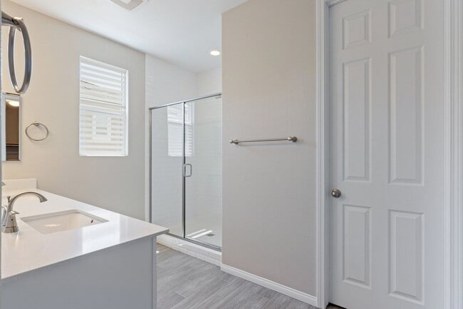 Building Photo - Beautiful Cadence 3 bedroom, 2.5 Baths, 2 car garage Townhome