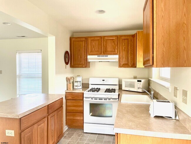 Building Photo - 12 S Washington Ave