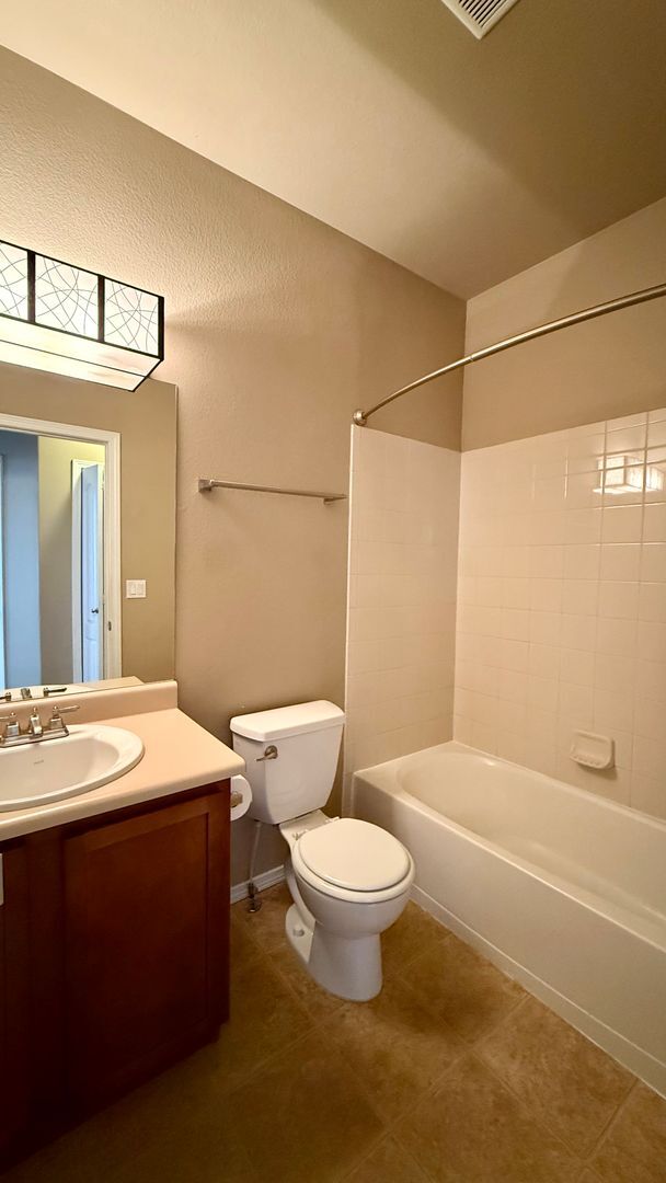 Building Photo - Spacious & Modern 3-Bedroom Townhome in The Vistas at Norwood