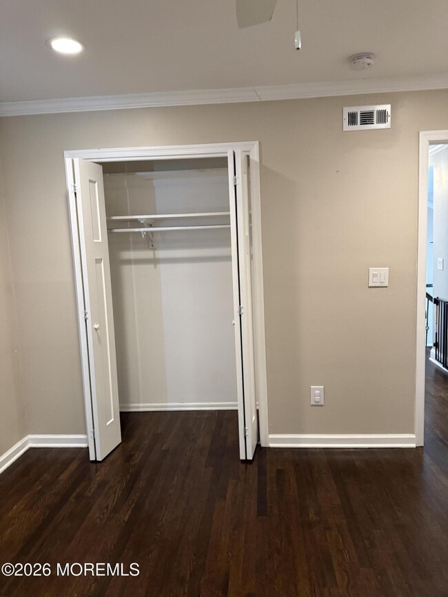 Building Photo - 35 Arno St