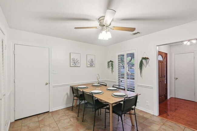 Building Photo - 11500 Sterlinghill Dr