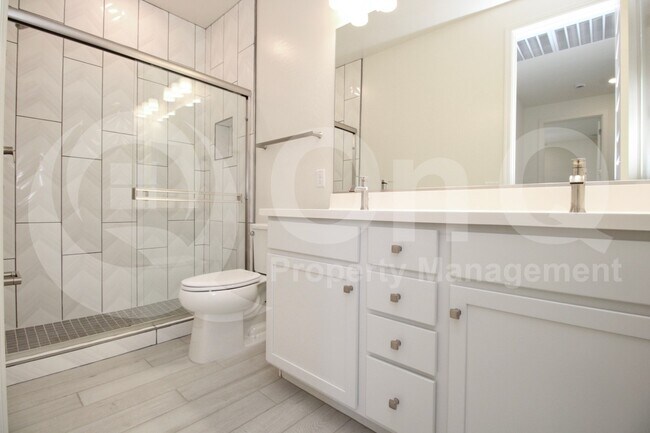 Building Photo - 3037 W la Mirada Dr