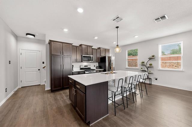 Building Photo - 2101 Steer Creek Pl