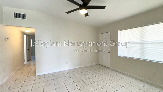 Building Photo - 4110 Alverado St