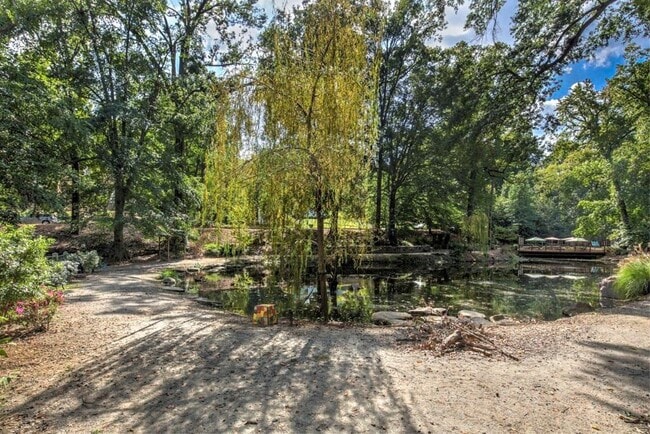 Building Photo - 395 Lofton Rd NW