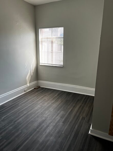 Building Photo - 125 42nd St