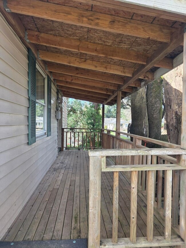 Building Photo - 2 bedroom home in West Bremerton