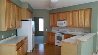 Building Photo - Gorgeous 5 Bedroom, 3 Bath Home in Plymouth - Unbeatable location! Available 9/10!