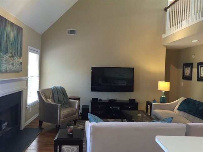 Building Photo - 10765 Morton Chase Way