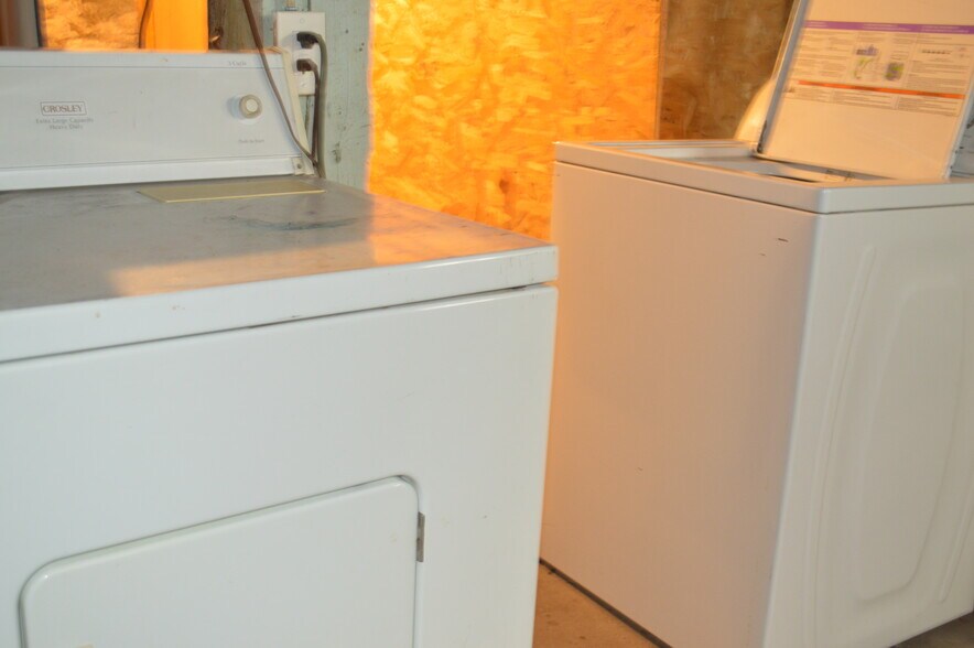 Washer and Dryer - 1425 6th St SE