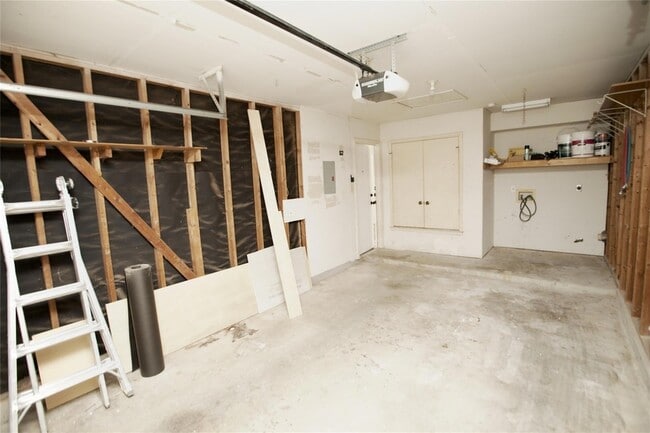 Building Photo - 13103 Pollard Dr