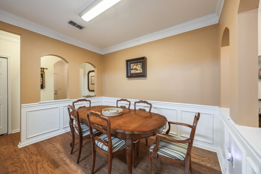 Building Photo - 4007 Westchester Rdg NE