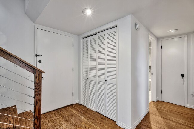 Building Photo - 24 E Westwind St