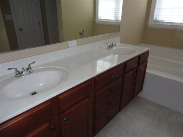 Building Photo - 131 W Chinaberry Ct