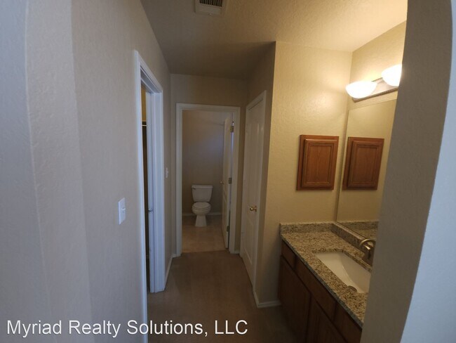 Building Photo - 4 br, 3.5 bath House - 21215 Encino Ash