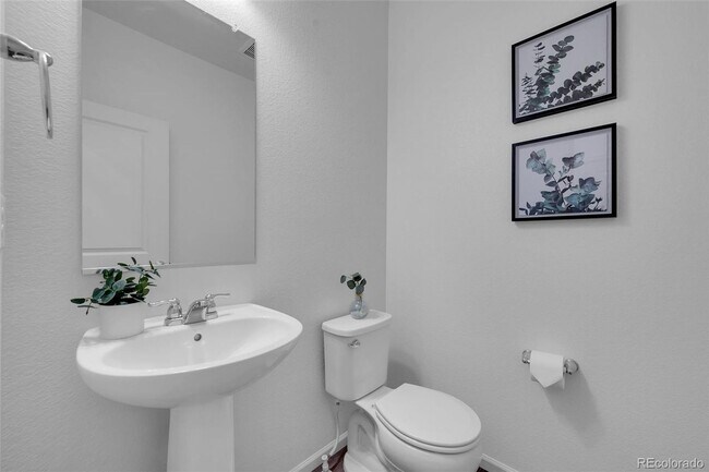 Building Photo - 1094 Anker Dr