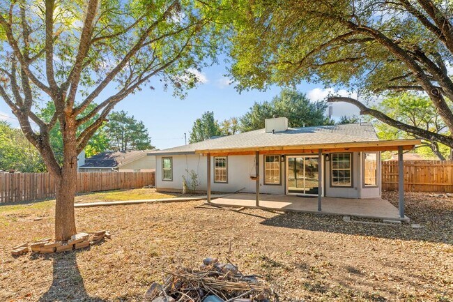 Building Photo - 1606 Old Tract Rd