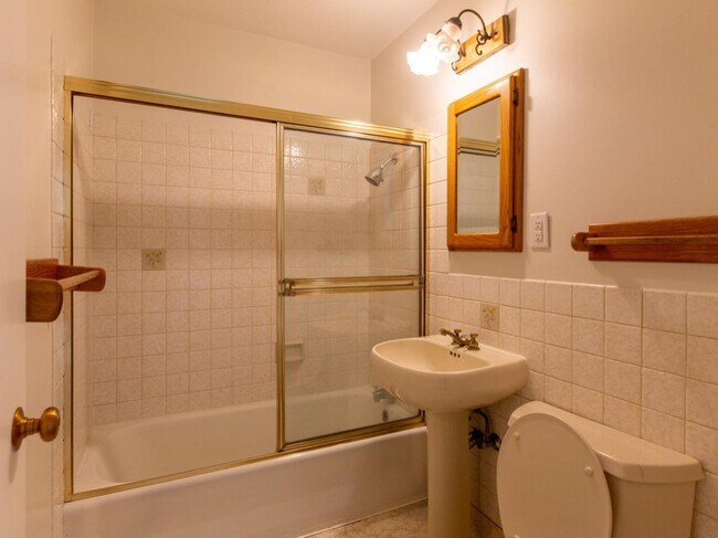 Building Photo - 1651 Rosita Rd