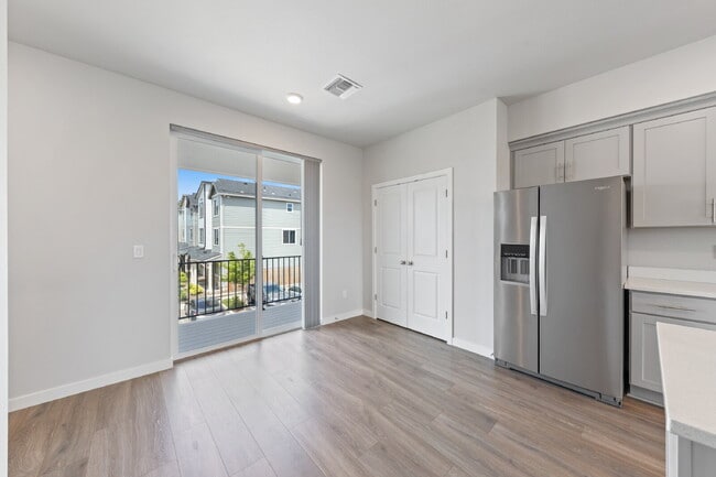Building Photo - Newly Constructed 3 bedroom, 2.5 Bathroom home with luxury finishes!