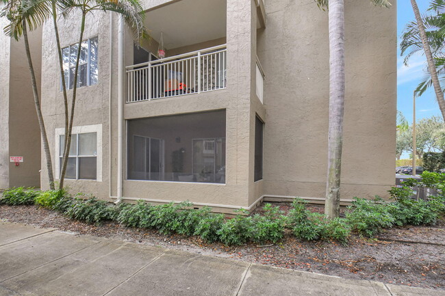 Building Photo - 1760 Palm Cove Blvd