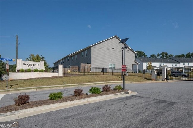 Building Photo - 1526 Fern Ridge Ln