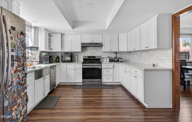 Building Photo - 41537 Poplar Cir