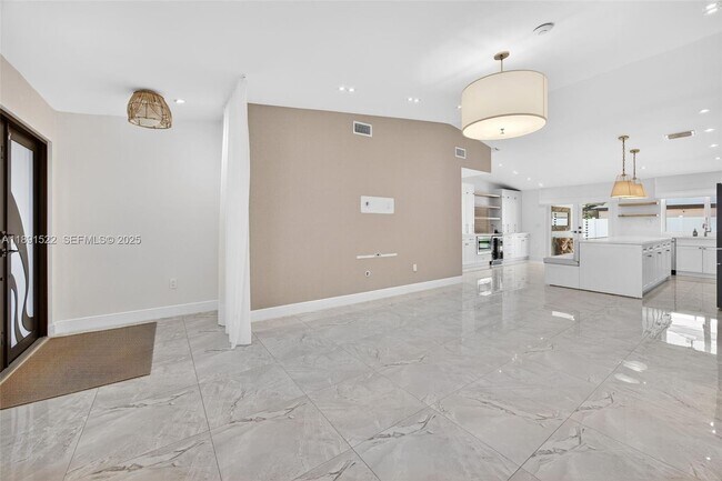 Building Photo - 13280 SW 39th Terrace