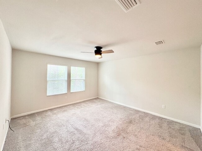 Building Photo - 462 Whispering Creek Ave