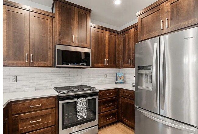 Building Photo - 3952 Arizona Dr