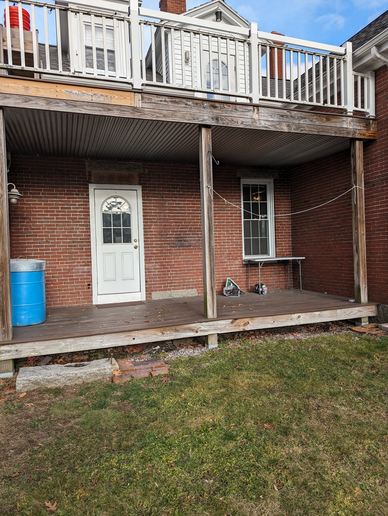 Building Photo - 264 Elm St