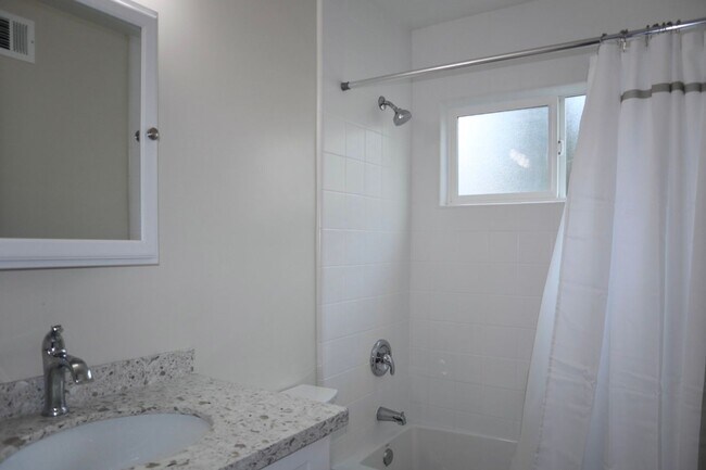 Building Photo - Lovely 3-bedroom home in Fremont!