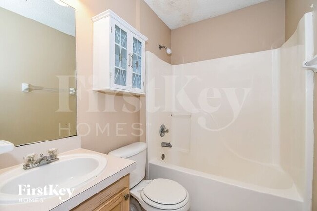 Building Photo - 5221 Glen Alan Ct S