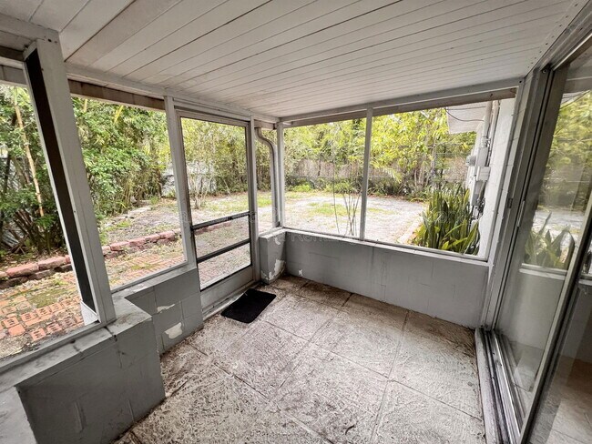 Building Photo - 253 Ashwood Dr