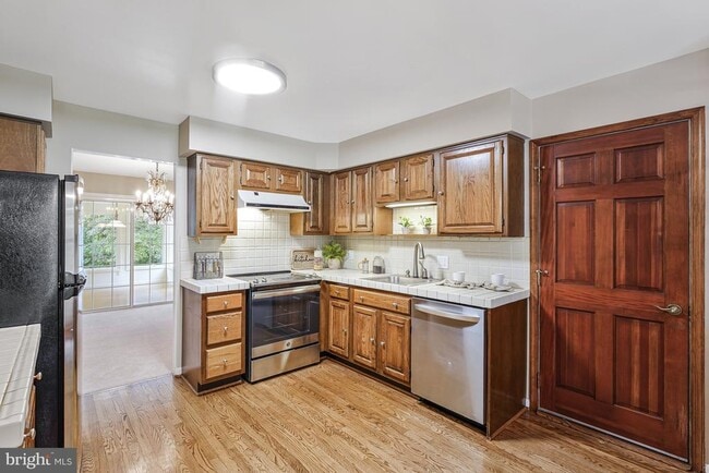 Building Photo - 5308 Hexagon Pl