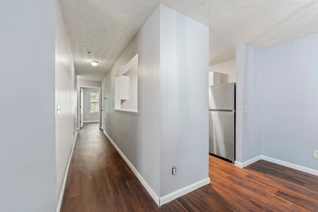 Building Photo - 3247 Fairington Dr