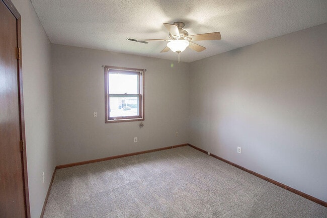 Building Photo - 2011 Bridgewater Dr