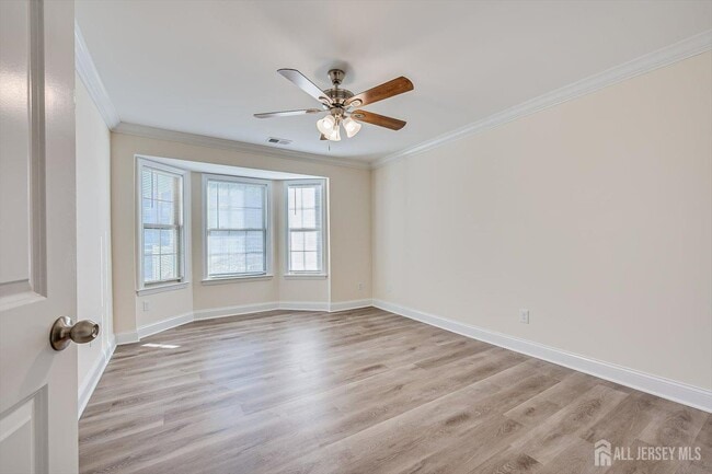 Building Photo - 114 Longfield Ct