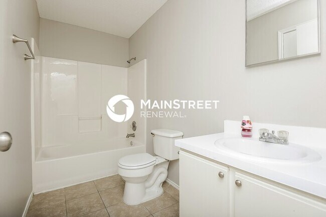 Building Photo - 4 Bedroom Pet-Friendly Home in Arlington, TX with Main Street Renewal