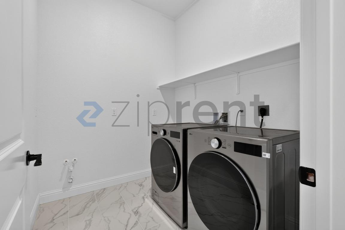 Building Photo - Unit