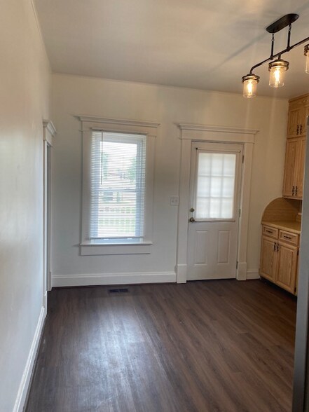 Building Photo - 47 W Jersey St