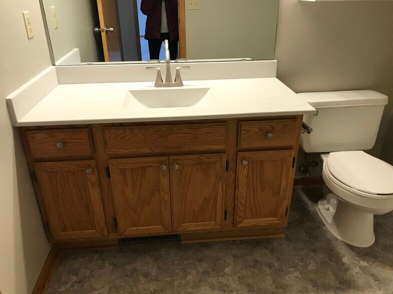 Upstair Full Bath - 1846 Sapphire Pt