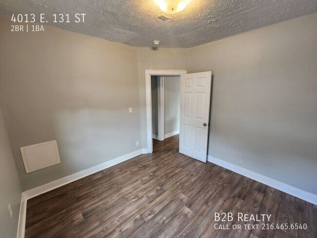 Building Photo - 4013 E. 131 ST-