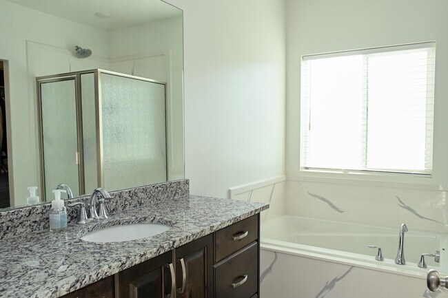 Building Photo - 451 S 1440 E