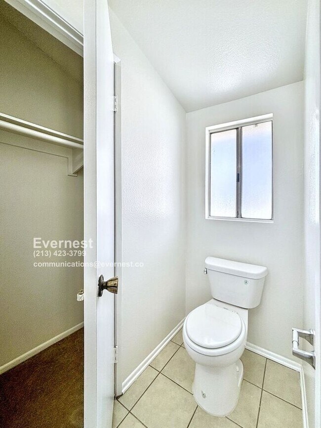 Building Photo - Lovely 2-Bed, 2-Bath Condo with Great Loca...