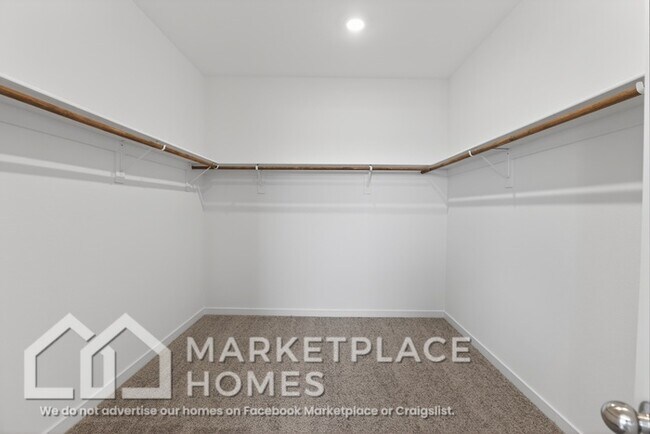 Building Photo - 2650 Marlette Ave