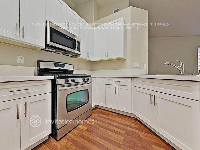 Building Photo - 1133 Coral Rainbow Ave