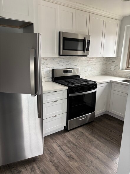Building Photo - 6509 W 86th Plz