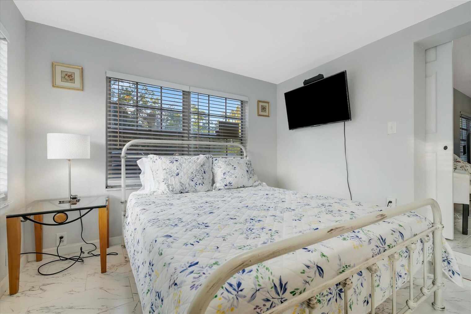 Building Photo - 4213 E Yukon St