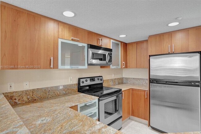 Building Photo - 201 Golden Isles Dr